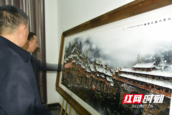 芭茅草贴画作品展。.jpg