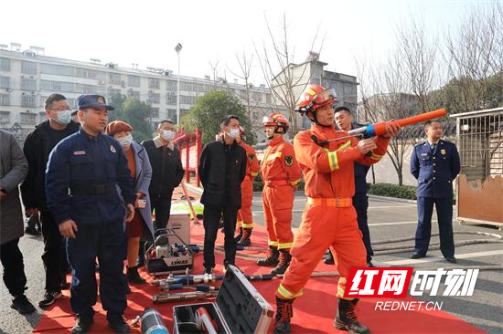 慈利消防迎来应急管理局干部职工参观学习 (1).JPG