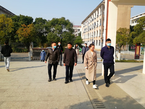 2调研组在永州综合职业中专调研“青年之家”阵地建设工作_副本.jpg
