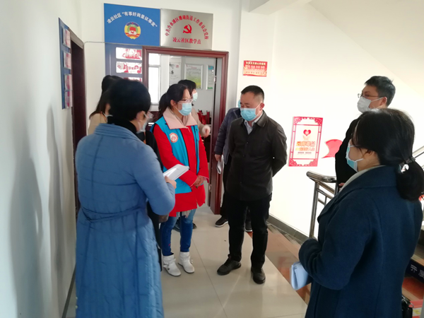 1调研组在凌云社区调研“青年之家”阵地建设工作_副本.png