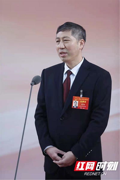肖尊湖1.jpg