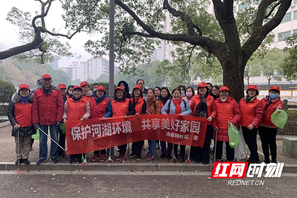 志愿者者合影留念_副本.jpg 志愿者者合影留念_副本.jpg