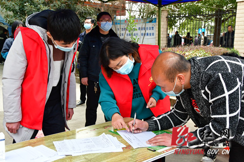 宁远： 坚持疫情防控常态化   外防输入不漏一人_副本500.jpg