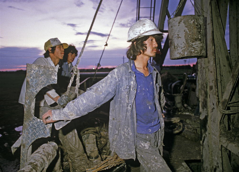 1985年，黑龙江大庆，油田的石油工人。_副本.jpg