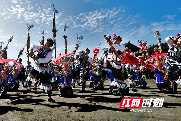 15、侗家芦笙舞_副本.jpg 15、侗家芦笙舞_副本.jpg