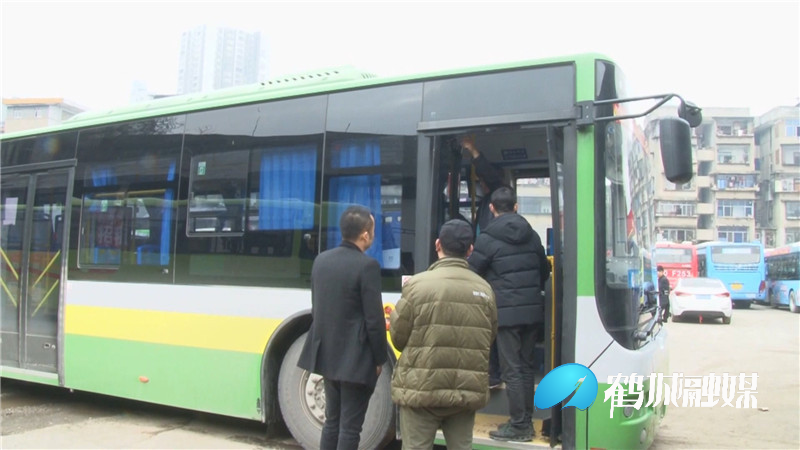 外省籍务工人员公交车（半成品）.mp4_20210209_175444.122.jpg