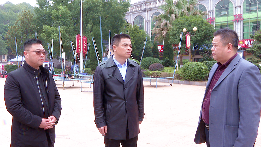 宜章县:王建球看望慰问春节值班值守工作人员