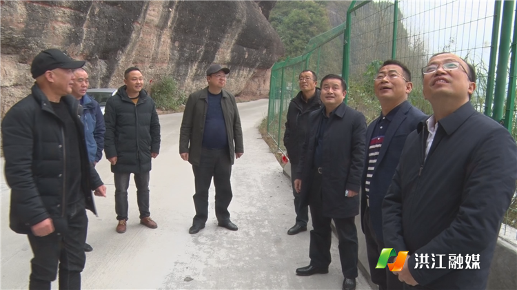 向守清到安江镇督导安全生产工作