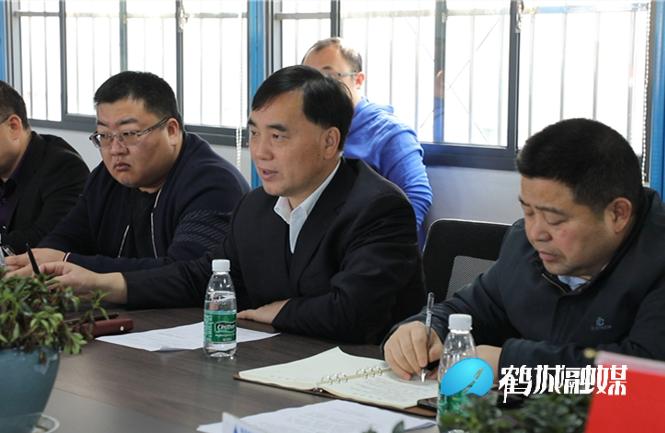 冯贵友调度重点项目开工复工建设.mp4_20210222_192243.787_副本.png