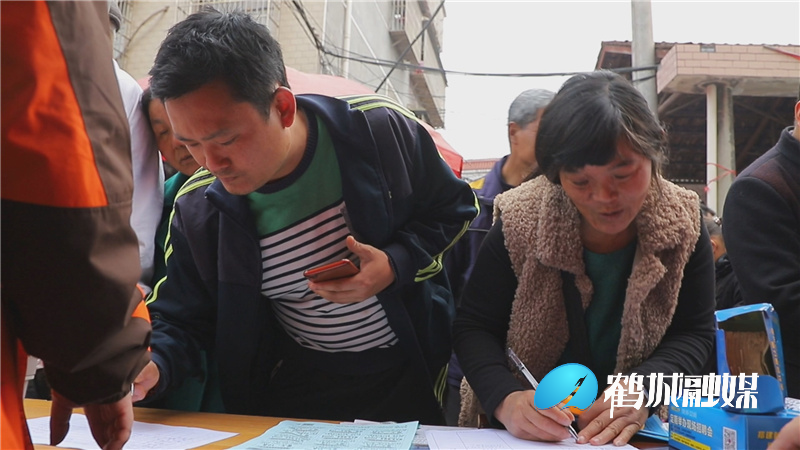 鹤城：2021年“春风行动”就业春风暖民心.mp4_20210224_165506.308.jpg