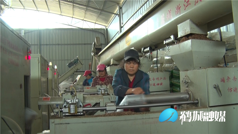 毛克文 我们脱贫了.mp4_20210225_180050.270.png