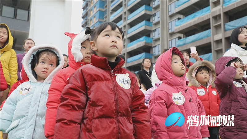 怀化鹤城区：为幼儿讲述红色小故事（半成品）.mp4_20210301_174050.998.jpg