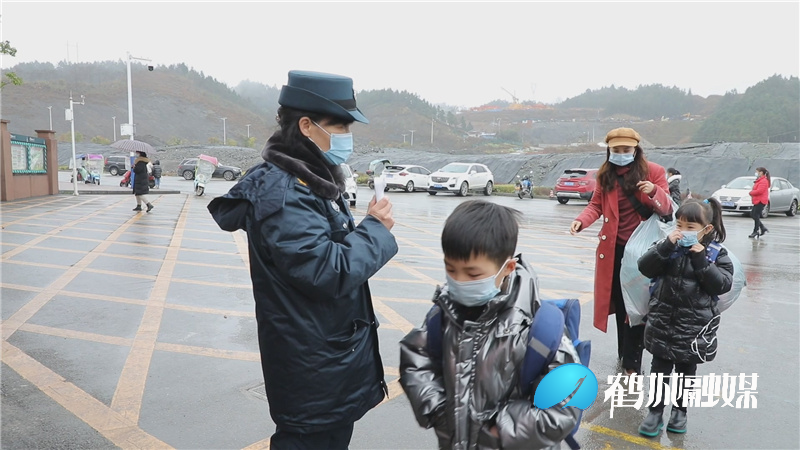 怀化鹤城区：积极做好开学各项准备工作（半成品）.mp4_20210301_172740.855.jpg