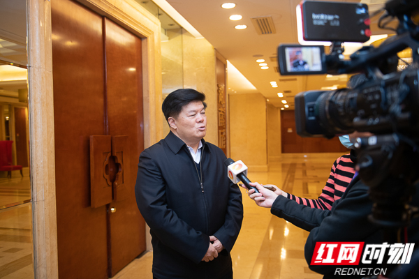 聂震宁.jpg
