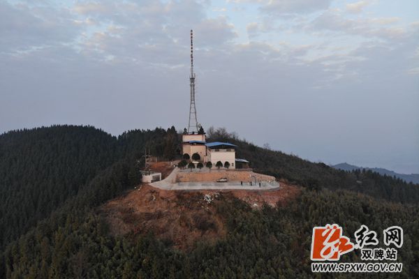 1五里牌镇羊毛岭滑翔伞山地车项目即将投入运营 (1)_副本_副本.jpg