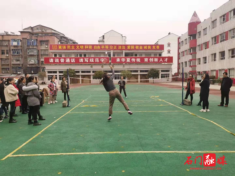 3月妇女节羽毛球比赛图片.jpg