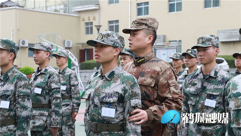 108名预定新兵开展役前训练.mp4_20210305_152101.399.png