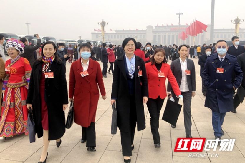 代表委员热议政府工作报告：成就鼓舞人心 蓝图催人奋进