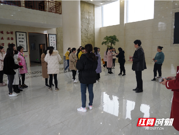 岚角山街道趣味相投迎三八妇女节212.png