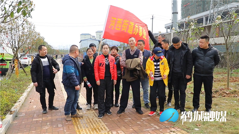 河西街道积极参加公益植树活动.mp4_20210308_205952.075.jpg