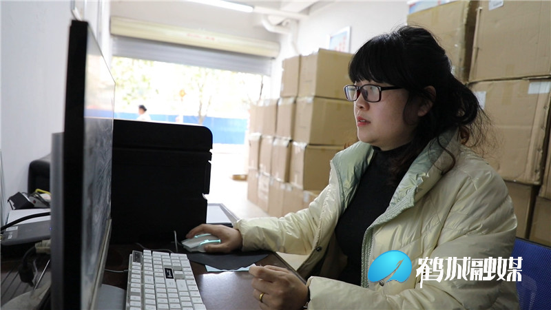 杨海霞：创新服务方式 让农村妇女就地致富.mp4_20210308_173612.251.jpg