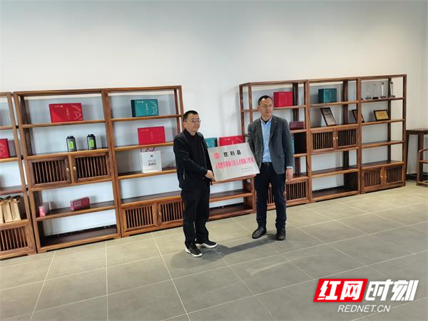 08b1fb9d65235a0e2edf99e9331320a_副本.jpg 08b1fb9d65235a0e2edf99e9331320a_副本.jpg