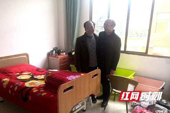 b9ee0994691647aca36acd3f2ae7154c.marked.jpg b9ee0994691647aca36acd3f2ae7154c.marked.jpg