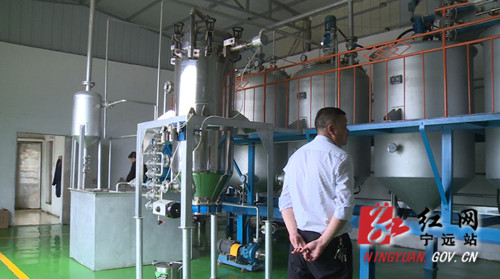 宁远：升级油茶加工厂   助推农民增收2_副本500.jpg