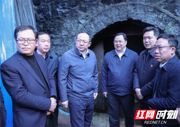 3月22日下午,娄底市委副书记,市长杨懿文赴冷水江市督导突出生态环境