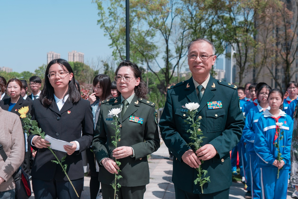 陈正烈将军及夫人刘深(原军事医学科学院副师级干部,女儿陈超然参加