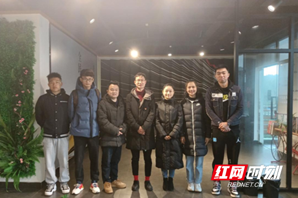 工作室成员走访调研黄家湖新区。1.jpg