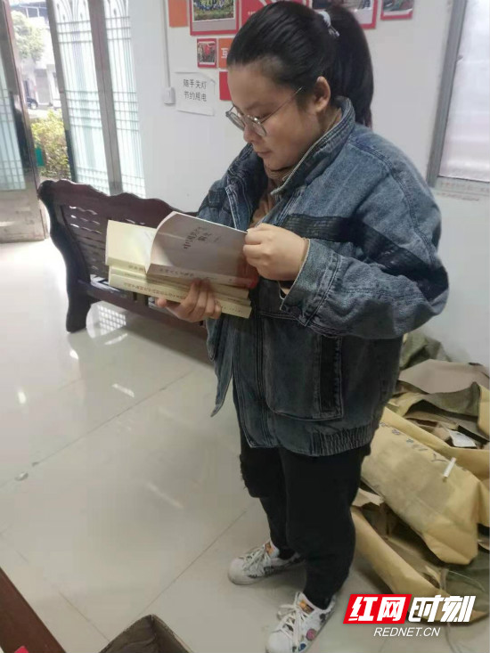 微信图片_20210401152956_meitu_4.jpg 微信图片_20210401152956_meitu_4.jpg