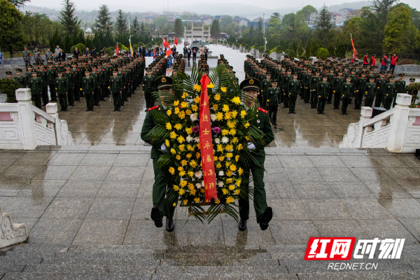 缅怀先烈 致敬英雄丨武警永州支队组织清明祭扫活动352.png