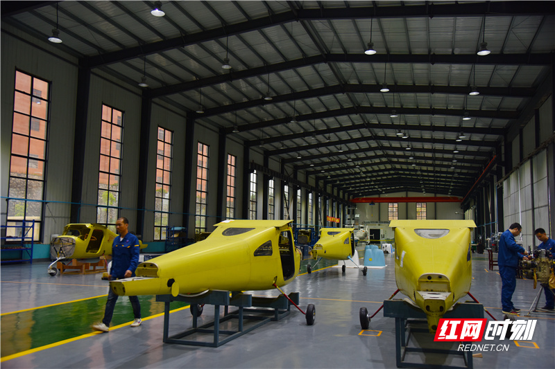 翔龙通航生产车间1.jpg