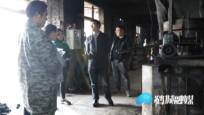 毛克文 黄金坳镇检查企业环保.mp4_20210419_170727.903.png 毛克文 黄金坳镇检查企业环保.mp4_20210419_170727.903.png