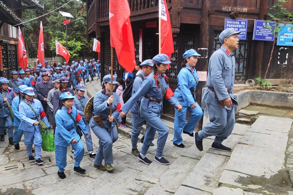 重温红色记忆2_副本.jpg