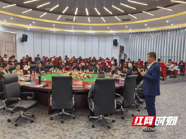 副校长韩立路带领师生前往华维集团开展农技特岗生体验式学习活动765.png