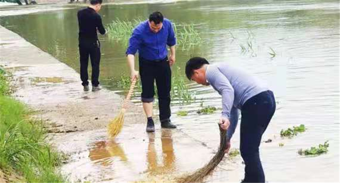 0421道县梅花镇：亮出环境得分牌子提高群众幸福指数01.png