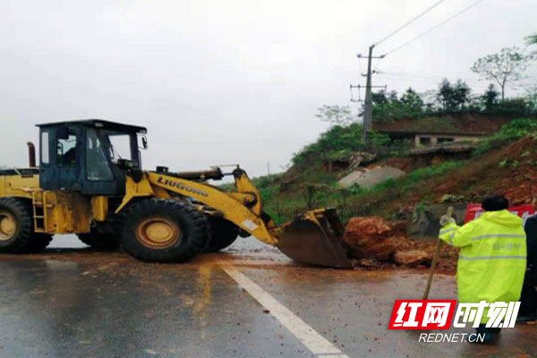 双峰县公路养护所4月19日新闻稿473.jpg