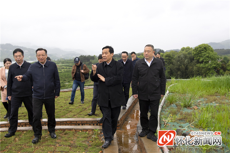 4月18日至19日，中央第六生态环境保护督察组来怀下沉督导生态环境保护工作。（记者 杨智伟 摄）