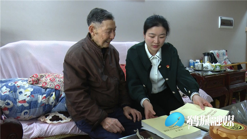 鹤城区委老干部服务中心：“送学上门”让老干部老有所学.mp4_20210422_161932.295.jpg