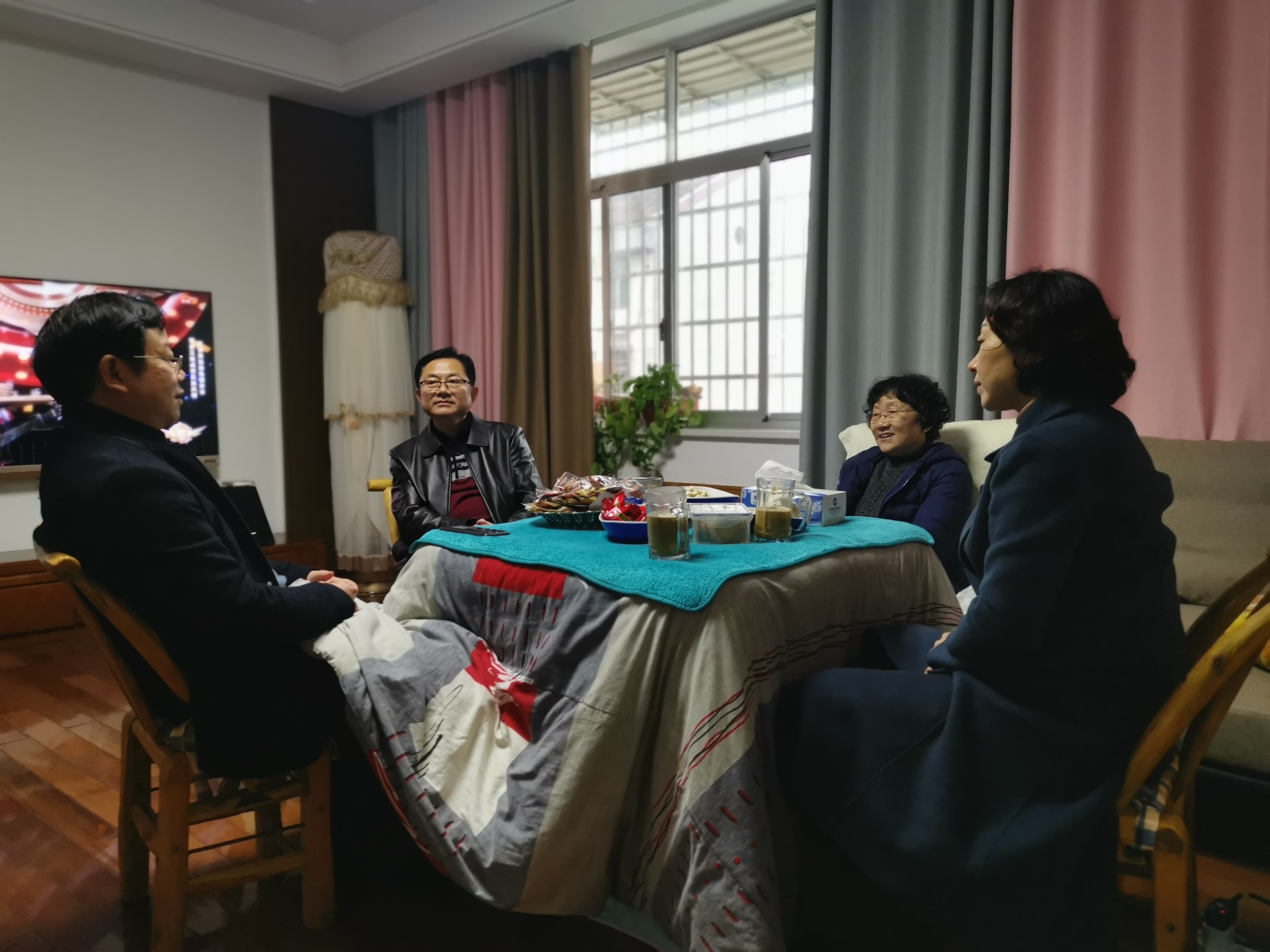看望慰问民建省委副主委、市政协原副主席、民建市委原主委徐国清.jpg