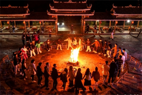 “五一”旅游持续升温  新化各景区“亮”点纷呈，喜迎八方游客“打卡”695.png