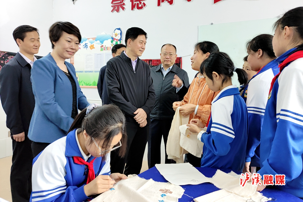 P10518-103011_副本.jpg