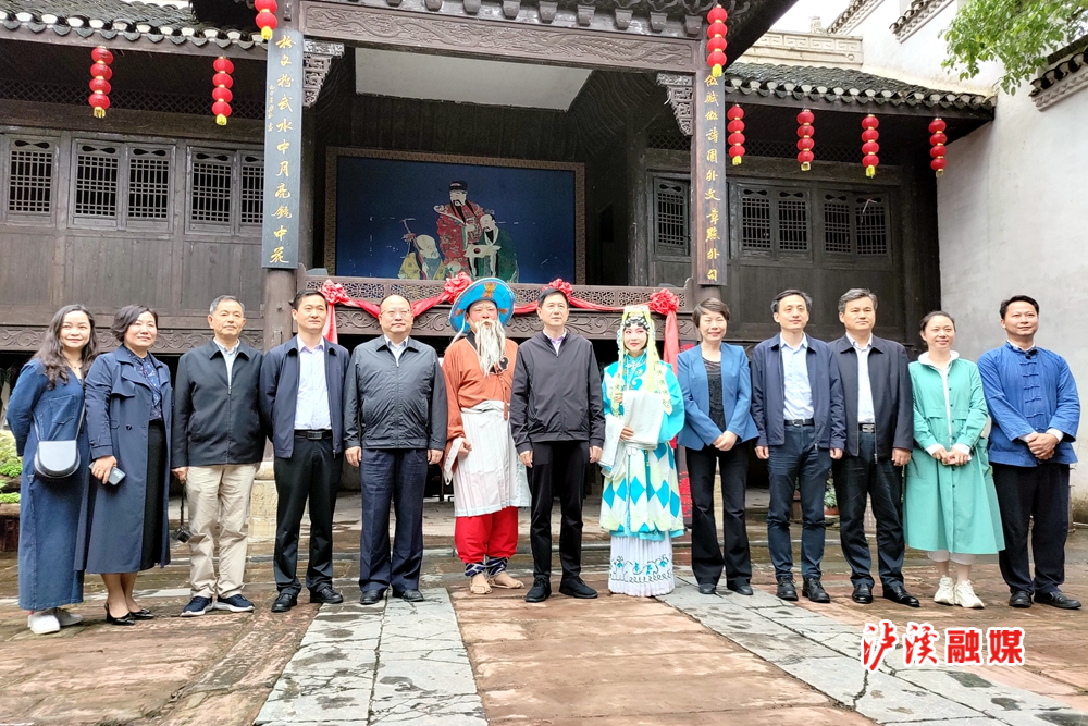 P10518-114250_副本.jpg