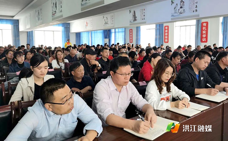 全体教师认真聆听学习地方党史宣讲内容。.jpg