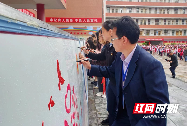 图片30.jpg 图片30.jpg