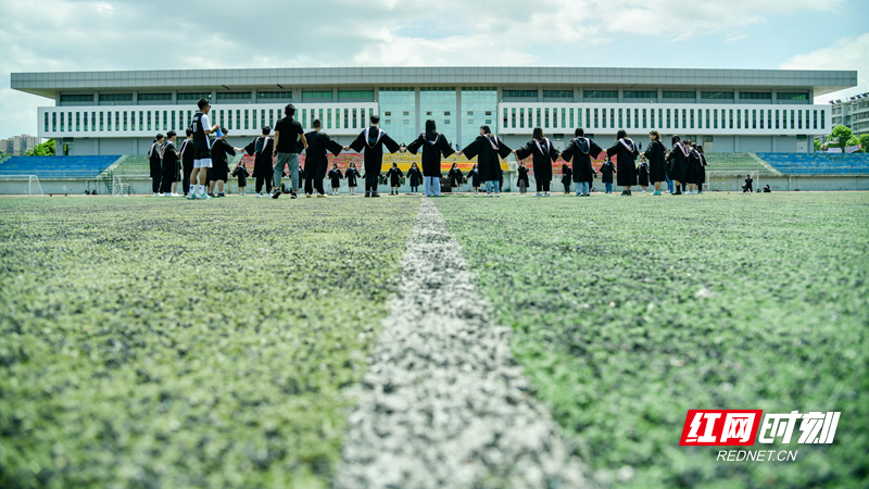 DSC_7305 20210514毕业照  红网  新湖南_副本.jpg