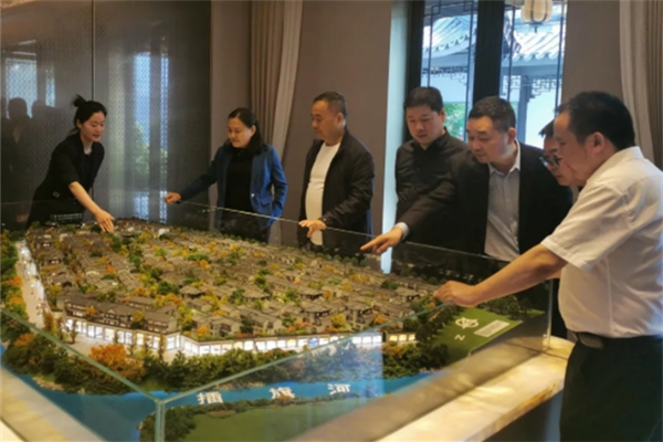 田华玉走访调研武陵源区重点企业_副本.jpg