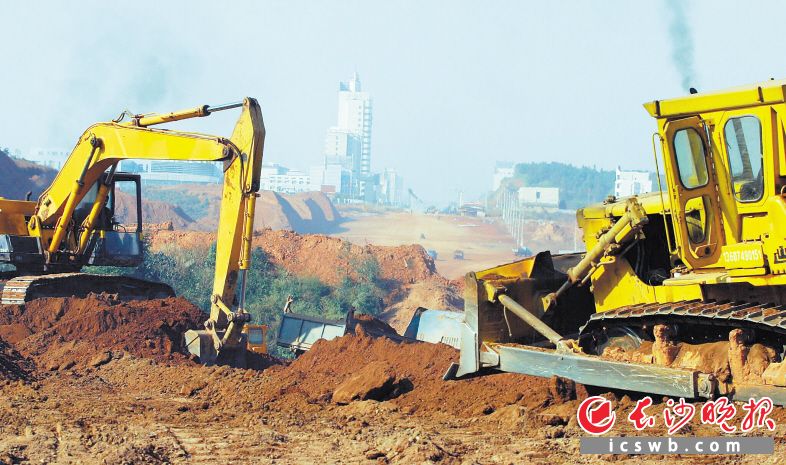 　　2004年1月，建设中的长沙经开区。 　　余志雄 摄